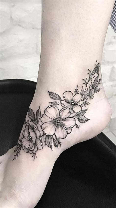 tatuajes en el empeine para mujer|Tatuajes femeninos en el empeine: diseños delicados。